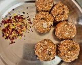 A picture of step 3 of Sugar Free dryfruit ladoo.