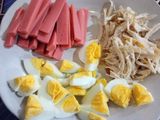 Risol Mayo Pedas Manis Isi Ayam, Sosis, dan Telur. Yummiee 🥚🍗