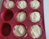 Une image de l'étape 1 de Muffins à la confiture de framboise.