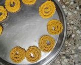 A picture of step 6 of Whole wheat chakli.