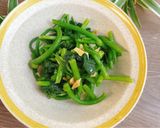 Hình bước làm 4 của món Rau Bí Xào Đơn Giản