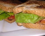 Foto del paso 3 de la receta: Sándwich de sardinas, tomate, lechuga y queso