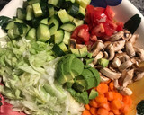 Foto del paso 5 de la receta: Tilapia empanizada con ensalada fresca
