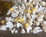 Foto del paso 1 de la receta: Crema de coliflor asada