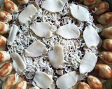 Foto langkah ke 6 dari resep Pizza Jamur, Daging Cincang, Keju Mozarella Enak.