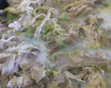 Foto del paso 3 de la receta: Pasta con salsa de pollo, setas, y puerro