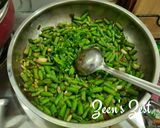 A picture of step 2 of Methi and Beans Fry.