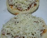 Foto langkah ke 2 dari resep Pizza mini.