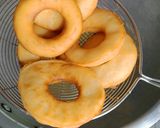 A picture of step 4 of Doughnuts.