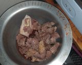 A picture of step 1 of Dry fried beef.