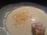 Fettuccine en crema de queso con brócoli y pollo
