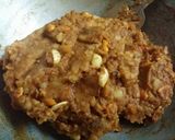 A picture of step 3 of Kutchi dabeli.