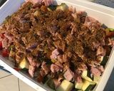 Une image de l'étape 8 de Courgettes au jambon, poivron, tomates, abricots secs et citron confit.