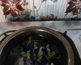 Foto langkah ke 2 dari resep Teh telang lemon.