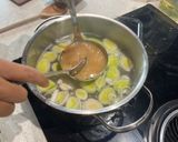 A picture of step 5 of Miso soup made with Fish head.