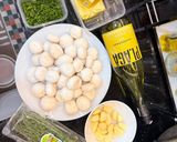 Foto langkah ke 1 dari resep Buttery Garlic Mushrooms.