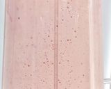 A picture of step 1 of Strawberry Banana Smoothie🍓🍌.