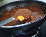 A picture of step 4 of Kacche aam ki khatti meethi chutney.