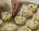 Фото кроку 6 до Очень вкусная закуска из слоеного теста.