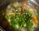 Foto langkah ke 5 dari resep Sayur Sop Bakso.
