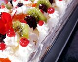 Une image de l'étape 6 de Gâteau 🍰 sans cuisson aux fruits rouges petits beurre chantilly 😋.