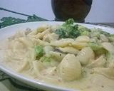 Foto langkah ke 7 dari resep Conchiglie Broccoli Mushroom Carbonara.