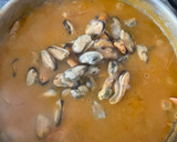 Foto del paso 6 de la receta: Arroz caldoso de marisco y pescado