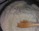 Foto del paso 3 de la receta: Merluza con arroz y salsa de coco y nata