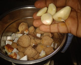 சோயா கோலா உருண்டை (மீல்மேக்கர்) ரெசிபி ஸ்டேப் 5 புகைப்படம்