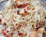 Foto langkah ke 6 dari resep Tumis kecambah tempe gembos.