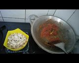 Foto langkah ke 3 dari resep Risoles ayam suir pedas.