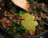Foto del paso 7 de la receta: Fettuccini con carne de res, espinacas y salsa pesto
