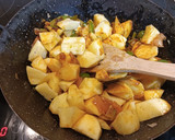 Foto del paso 3 de la receta: Patatas con sepias pequeñas