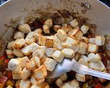 A picture of step 3 of Chilli paneer buns.