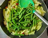 Foto langkah ke 9 dari resep Tumis Kacang Panjang dan Labu Siam.