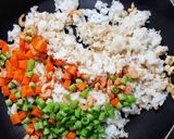 Hình bước làm 4 của món Cơm chiên chôm chôm