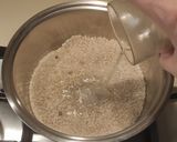 Foto del passaggio 9 della ricetta Risotto con le fragole e pomodorini pachino al timo