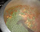 A picture of step 4 of Peas With Mushroom.