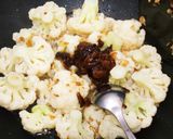 A picture of step 4 of Cauliflower with soya bean sauce.