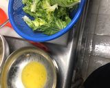 Hình bước làm 1 của món Rau cải thảo chiên trứng keto