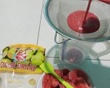 Foto langkah ke 2 dari resep Es lilin jambu biji.