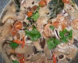 Foto langkah ke 3 dari resep Sup tomyam.