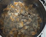 Foto langkah ke 1 dari resep Kerang Dara Cabai Hijau.