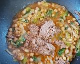 Foto del paso 6 de la receta: Garbanzos salteados con atún!