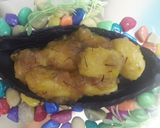 A picture of step 4 of Sweet Banana Curry In Chocolate Boat.
