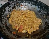 Foto langkah ke 4 dari resep Sambel goreng mie tempe pedas.