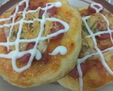 Foto langkah ke 9 dari resep Pizza Mini Simpel.