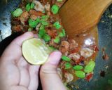 รูปขั้นตอนการทำที่ 7 ของ กุ้งผัดสะตอ