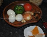 عکس مرحله 1 از دستور کاری تخم مرغ هندی
