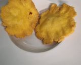 Foto del paso 2 de la receta: Tortos con cabrales, gulas y huevos fritos